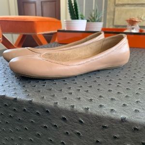 Naturalizer flats